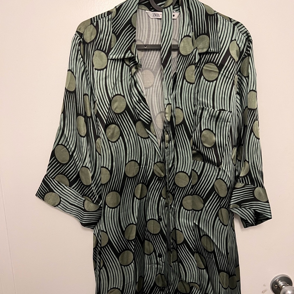 Green dress from Zara never worn!!!